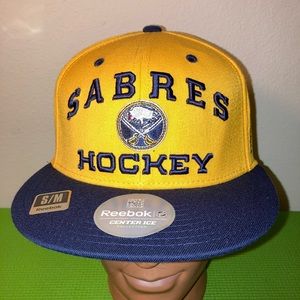 New Buffalo Sabres NHL Reebok "Center Ice" Flat Bill Stretch Fitted Hat S/M